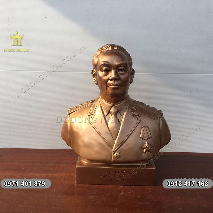 Tượng Đại Tướng V&otilde; Nguy&ecirc;n Gi&aacute;p Bằng Đồng Đỏ Tinh Khiết cao 50cm